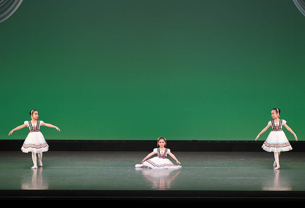 第二部「リーズ」より村娘の踊り