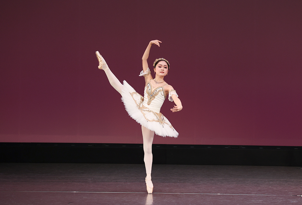 第二部「眠れる森の美女」第３幕よりオーロラ姫のヴァリエーション